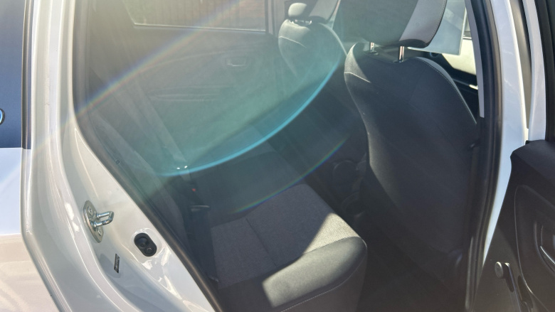 Toyota Yaris 1.5 VVT-i Y20 5dr [Bi-tone] Petrol Hatchback